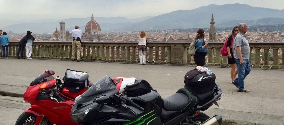 nova-moto-hebergement-moto-florence-une2